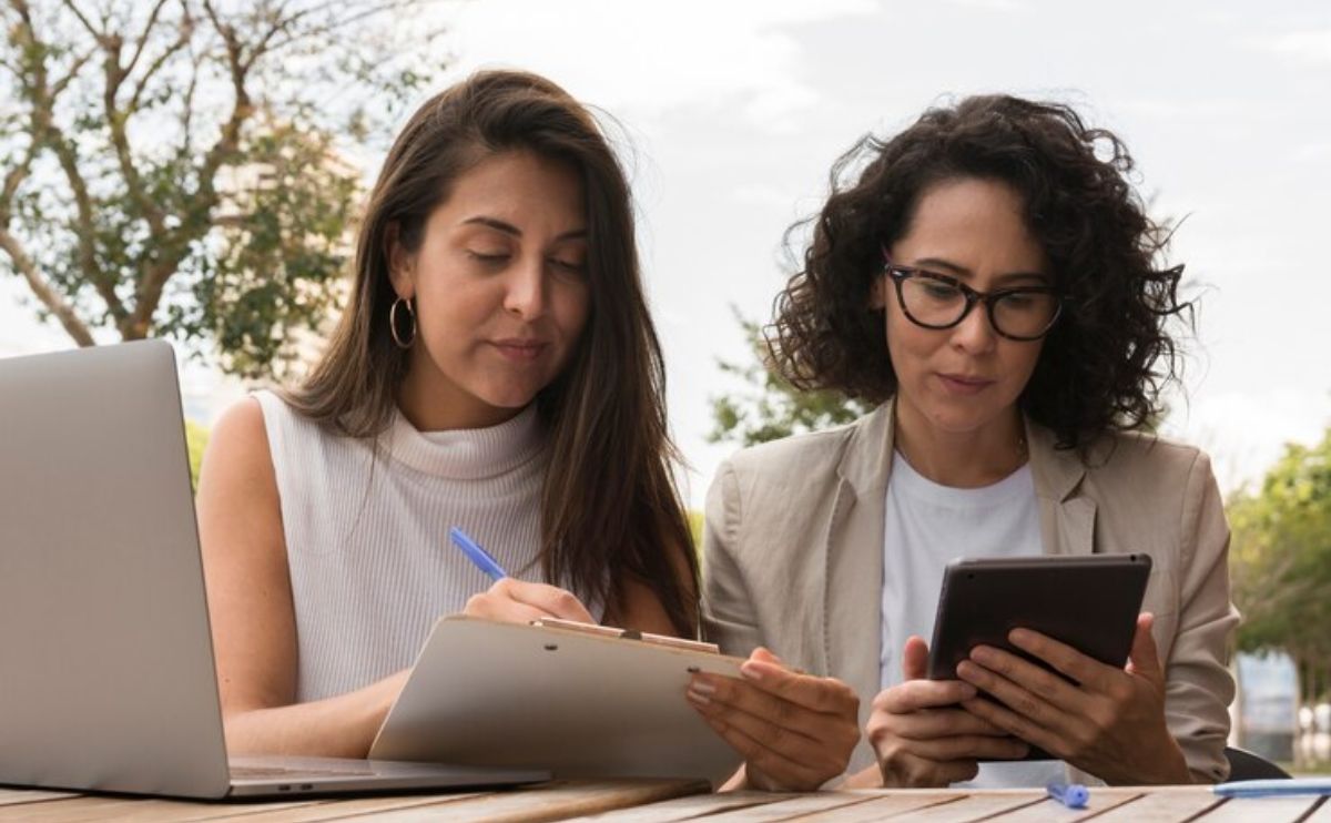 Agentes comunitários digitais