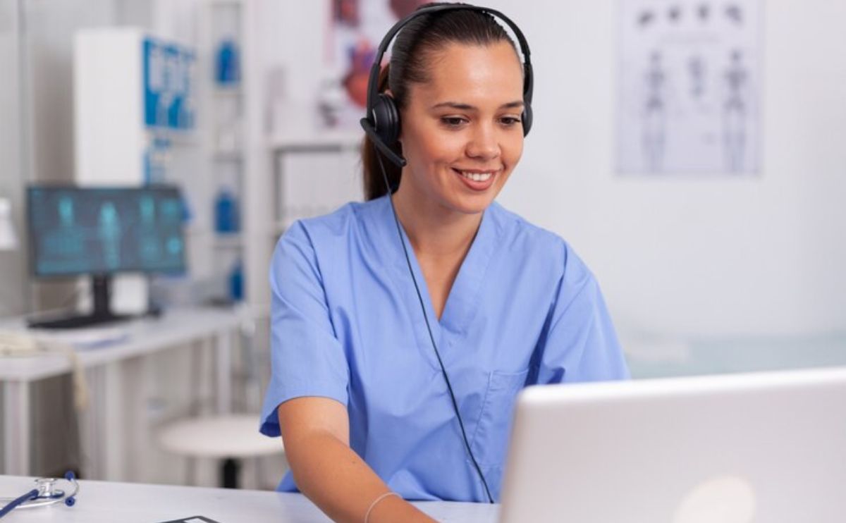 Atendentes de telemedicina